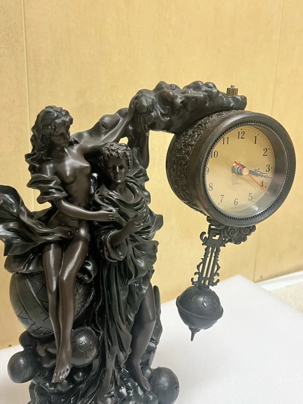 Vintage Clock with pendulum